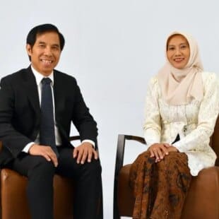 ... Foto Prewedding Amat Telat Sebelum akad dibaca khidmat Tak ...
Foto Prewedding Amat Telat
Sebelum akad dibaca khidmat
Tak terpikir foto m...